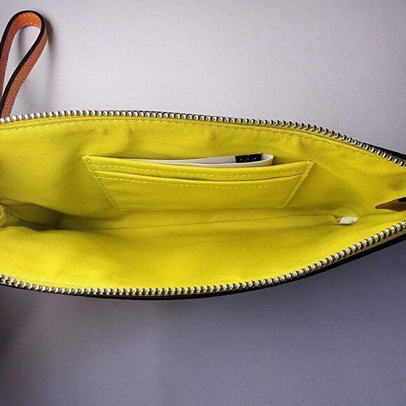 NWT Coach CL682Large Corner Zip Wristlet In Colorblock Bright Yellow Multi - Picture 3 of 3